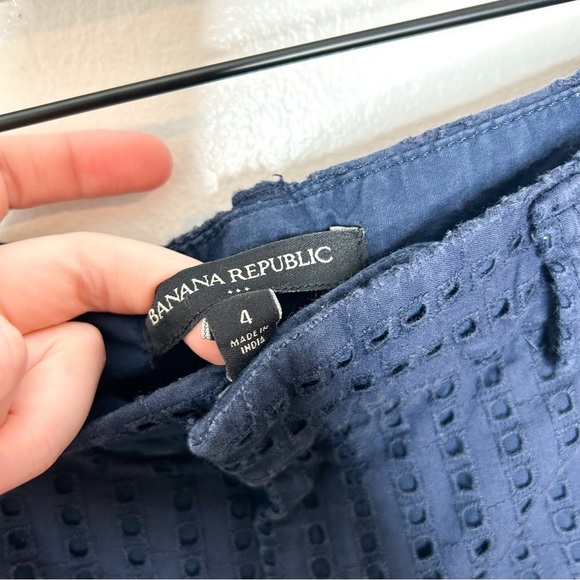 Banana‎ Republic Navy Blue Eyelet Shorts 4 - Picture 7 of 7